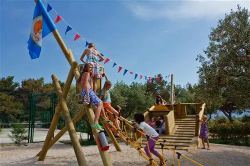 camping-kovacine-cres-fmyeu