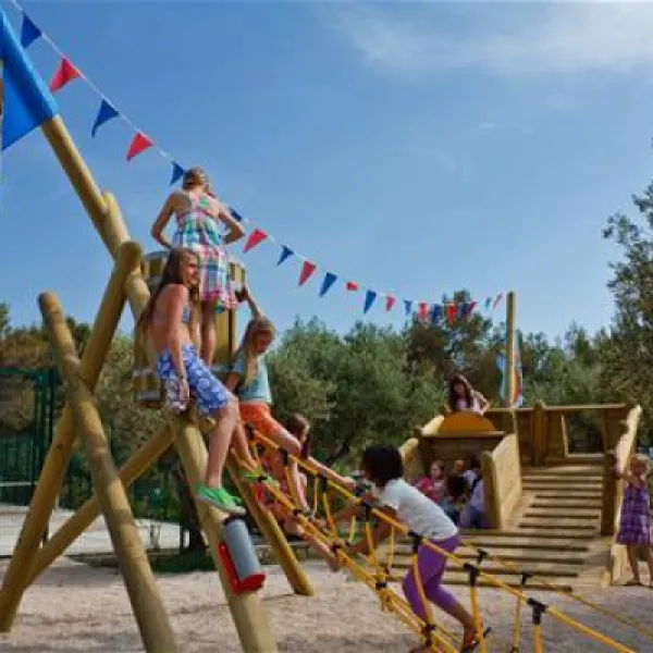 camping-kovacine-cres-fmyeu