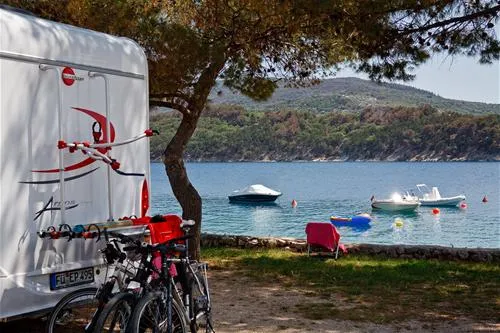 camping-kovacine-cres-iyjuq