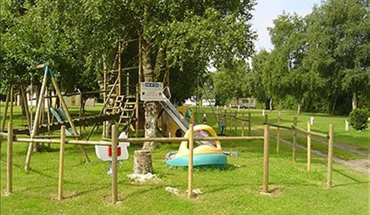camping-la-vallee-de-la-selune-pontaubault-9hs8w
