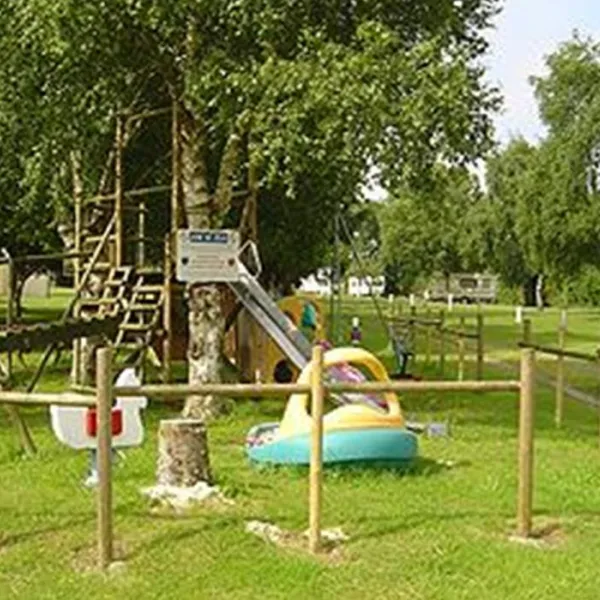camping-la-vallee-de-la-selune-pontaubault-9hs8w