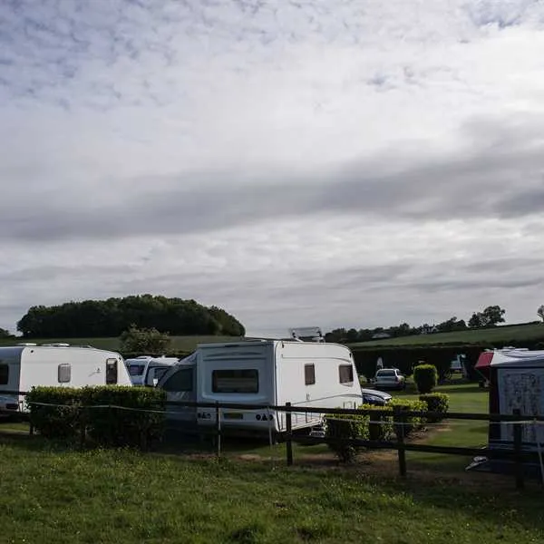 monks-cottage-caravan-site-faversham-hvydv