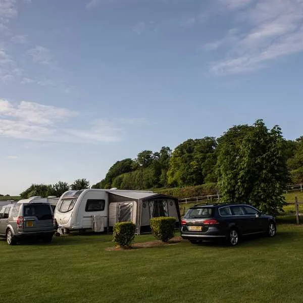 monks-cottage-caravan-site-faversham-mq7xk