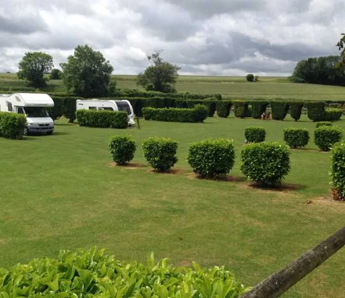 monks-cottage-caravan-site-faversham-njmhg