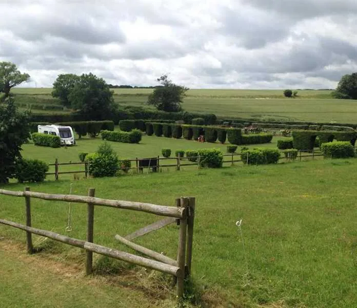 monks-cottage-caravan-site-faversham-nk95u