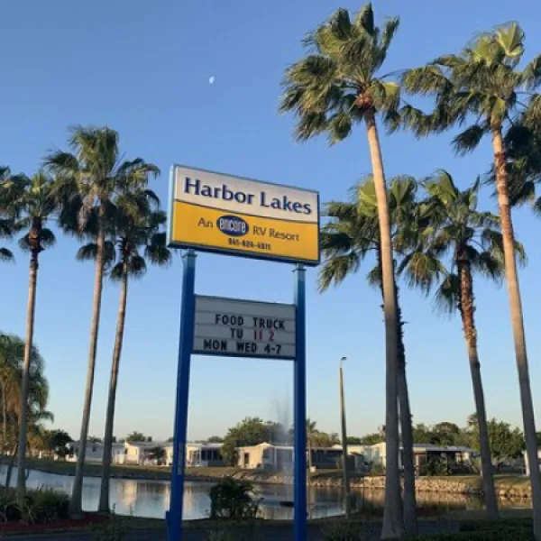 harbor-lakes-rv-resort-port-charlotte-vajh4