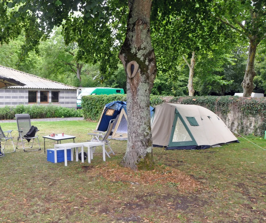 camping-les-chambons-argenton-sur-creuse-getwn