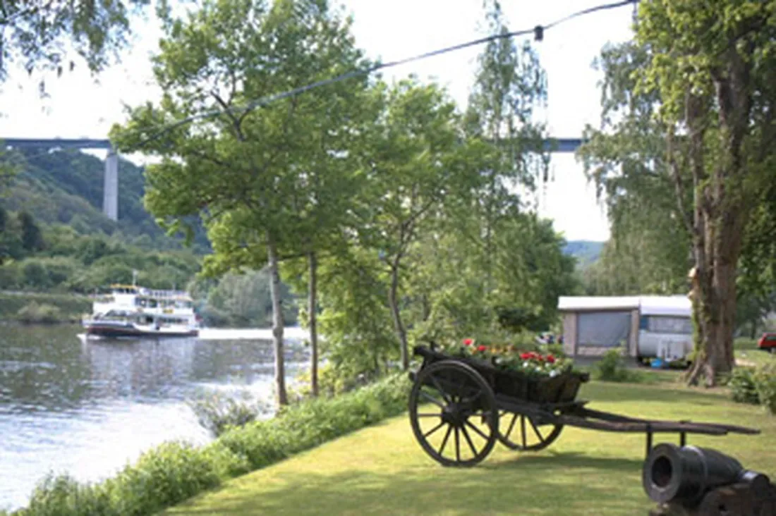 camping-insel-ziehfurt-winningen-jdybw
