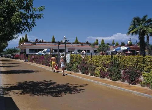 camping-la-masia-blanes-yihgl
