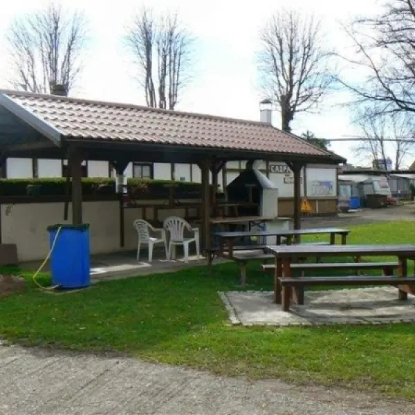 camping-au-petit-port-huningue-efwdq