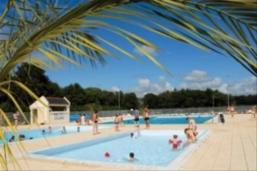 village-center-le-bois-de-pleuven-saint-yvy-4nexx