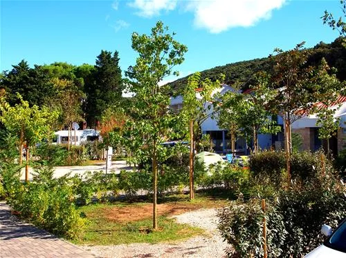 lando-resort-kampor-2z7xg