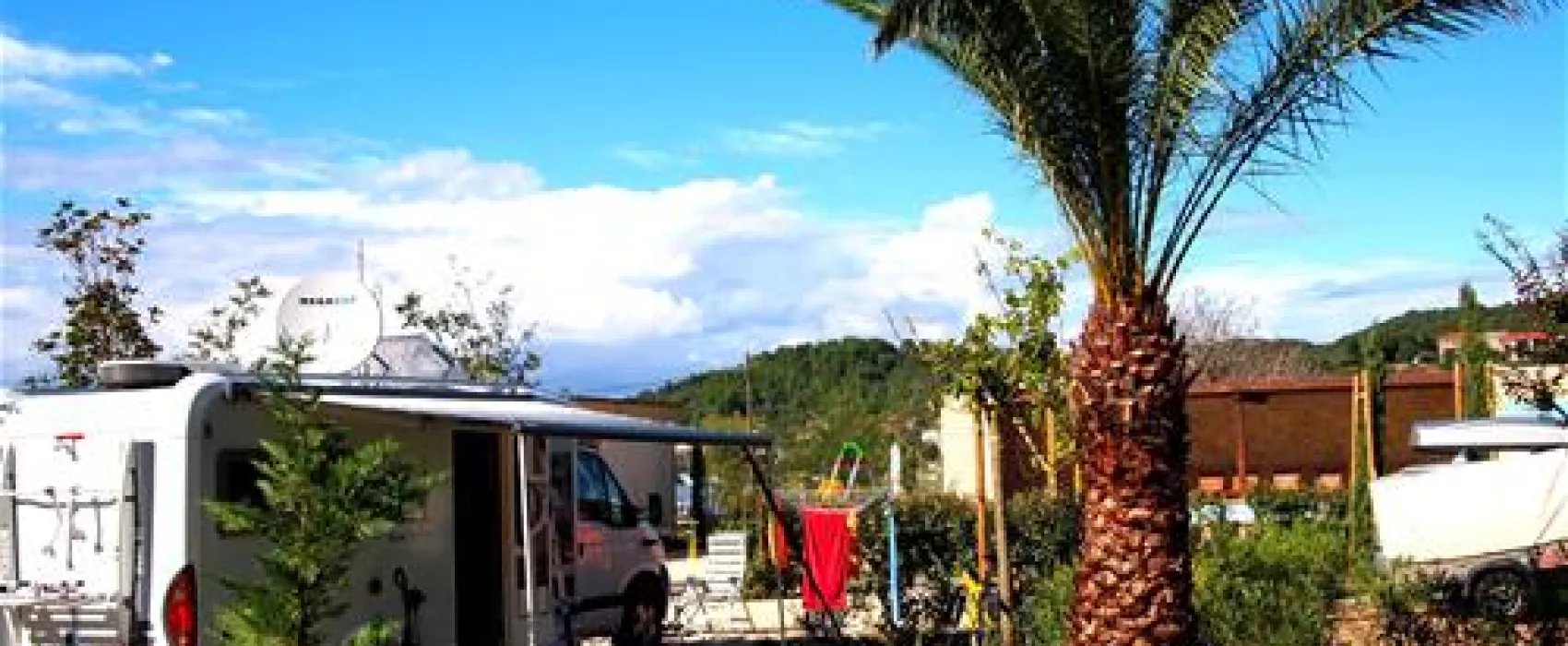 Lando Resort