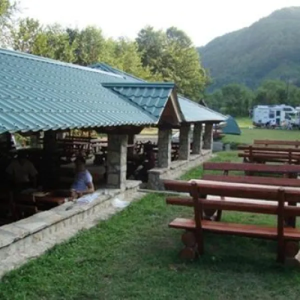 auto-camp-drina-foca-9gwui
