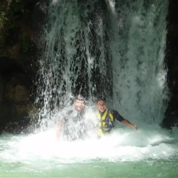 auto-camp-drina-foca-ffl5q