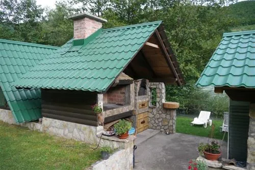 auto-camp-drina-foca-nhzlt