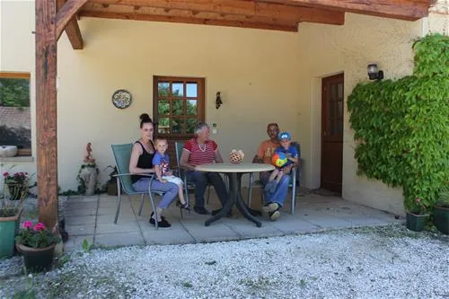 camping-la-peyrugue-daglan-icx9l