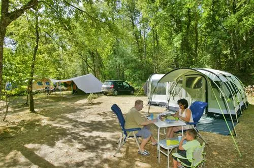 camping-la-peyrugue-daglan-ufs12