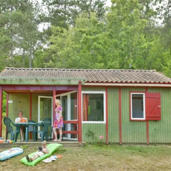 camping-la-peyrugue-daglan-xjbkd