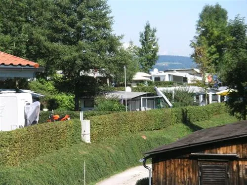camp-mondseeland-mondseetiefgraben-5rv0j