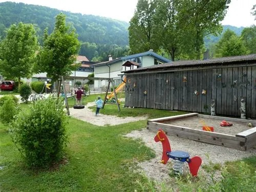 camp-mondseeland-mondseetiefgraben-dodh8