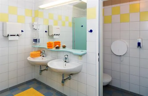 camp-mondseeland-mondseetiefgraben-g8nxo