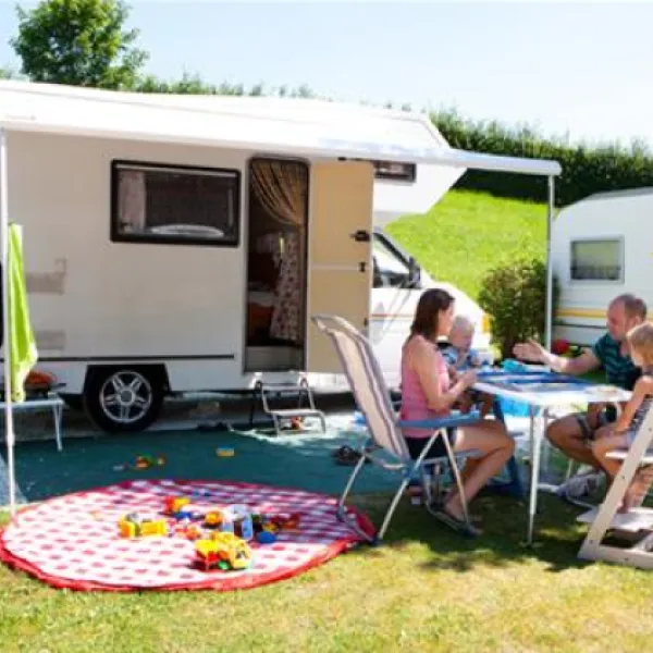 camp-mondseeland-mondseetiefgraben-gpyhz