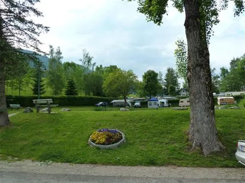 camp-mondseeland-mondseetiefgraben-ozjrk