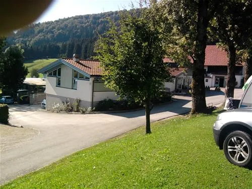 camp-mondseeland-mondseetiefgraben-pkoxq