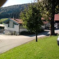 camp-mondseeland-mondseetiefgraben-pkoxq
