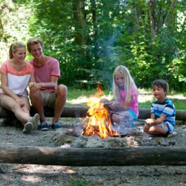 camp-mondseeland-mondseetiefgraben-qb2js