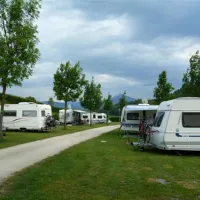camp-mondseeland-mondseetiefgraben-ra5pr
