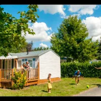 village-center-le-parc-des-allais-trogues-etsxq