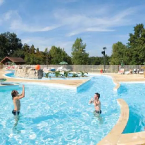 village-center-le-parc-des-allais-trogues-voxht