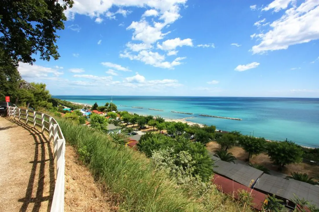 campeggio-verde-mare-marina-palmense-bzcsj