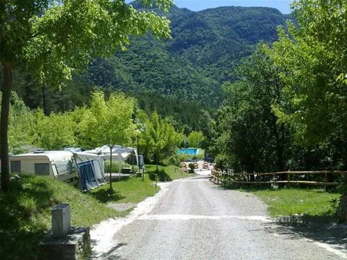 camping-lespelt-la-pobla-de-lillet-kftrp