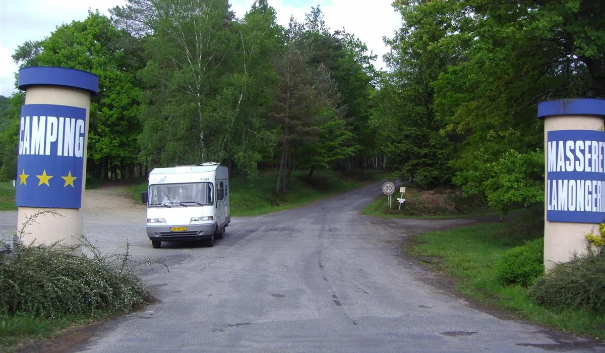 camping-du-syndicat-intercommunal-lamongerie-e5gig