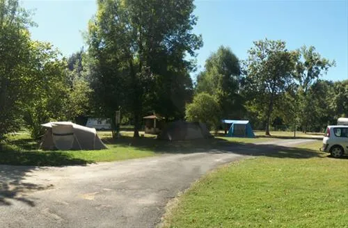 camping-de-civray-civray-whrzp