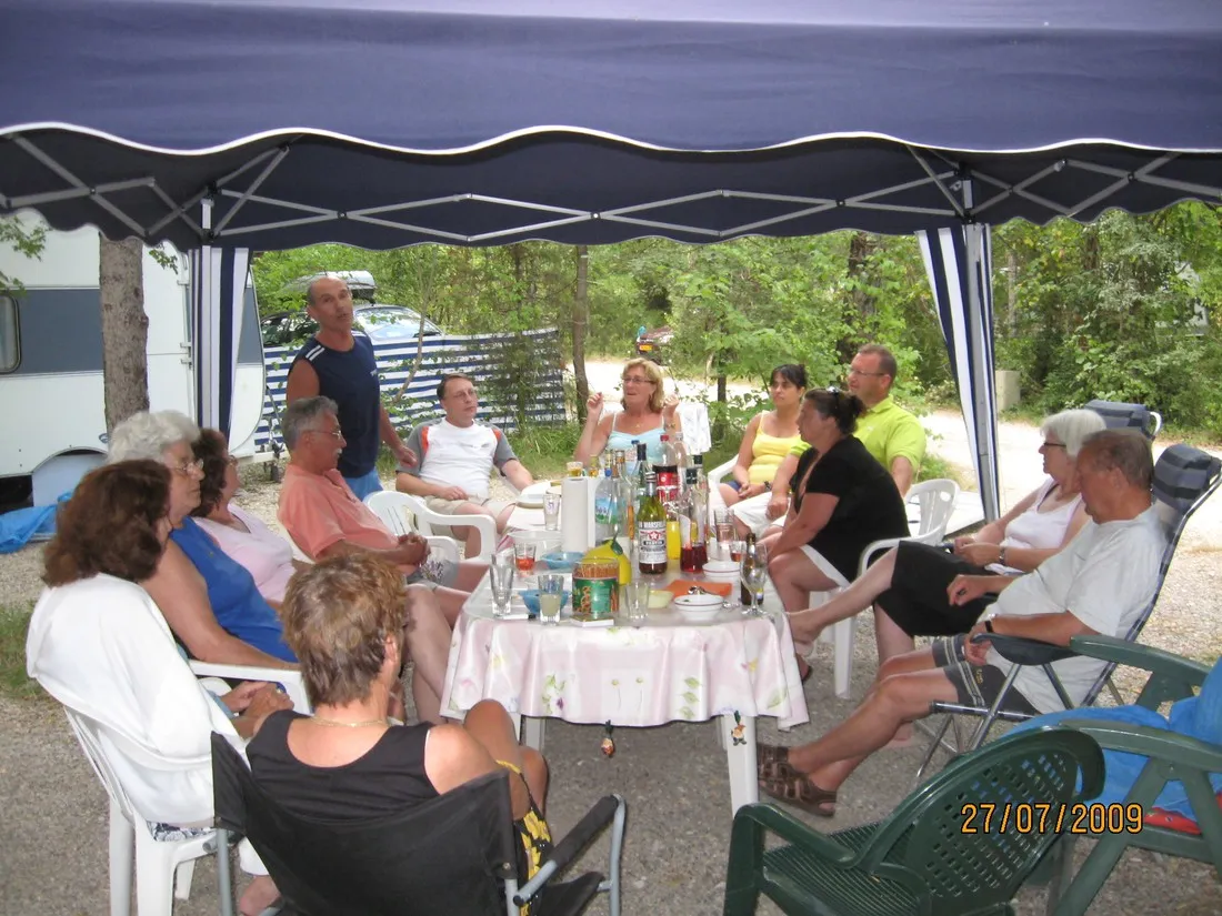 camping-la-piboure-drme-h12ns