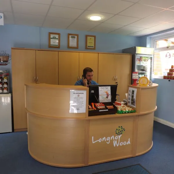 longnor-wood-caravan-park-buxton-agzov