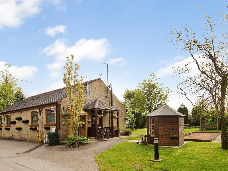 longnor-wood-caravan-park-buxton-h1ggj