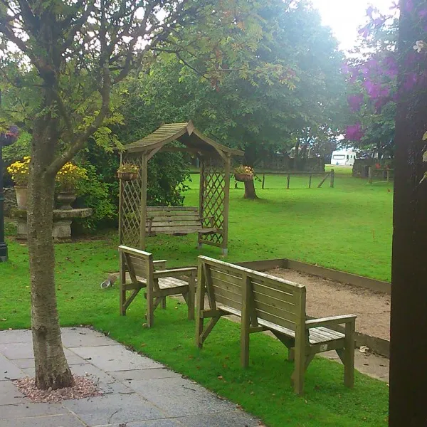 longnor-wood-caravan-park-buxton-wt9fo