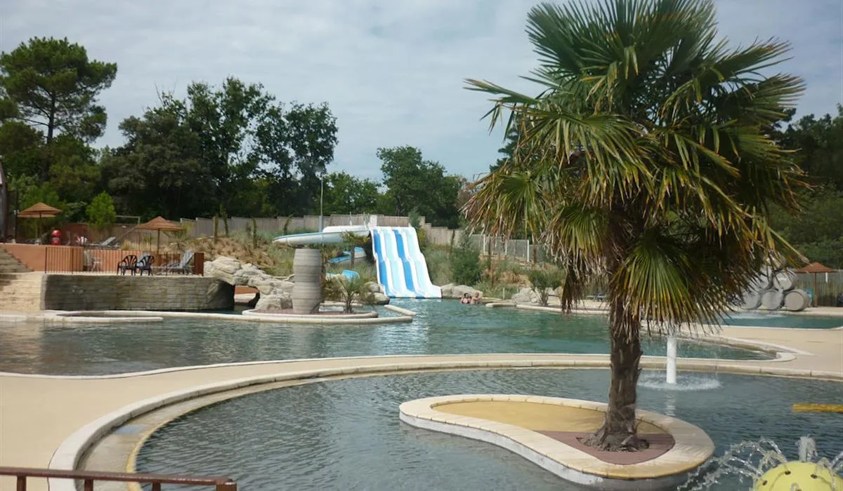 camping-le-palace-soulac-sur-mer-d4q6j