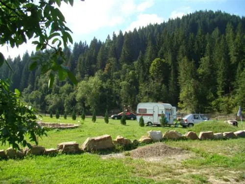 camping-pensiunea-cristal-sucevita-oki0a