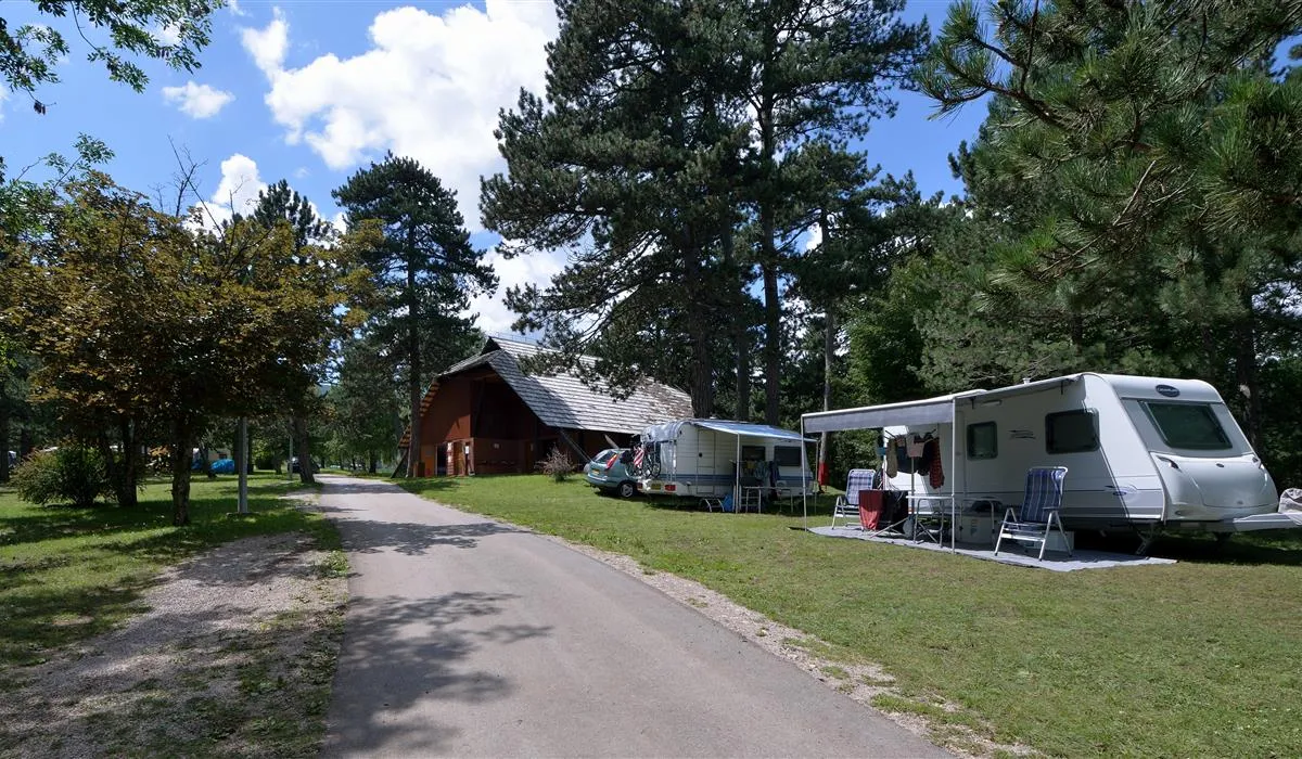 autocamp-borje-korenica-0wa6h