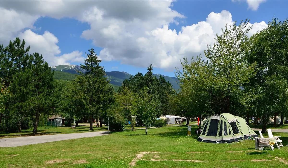 autocamp-borje-korenica-3m2o9