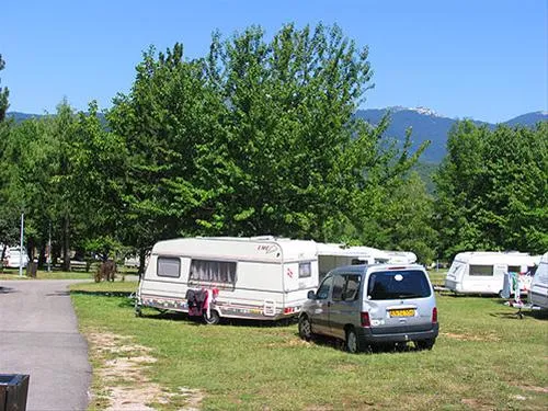 autocamp-borje-korenica-qcaxr
