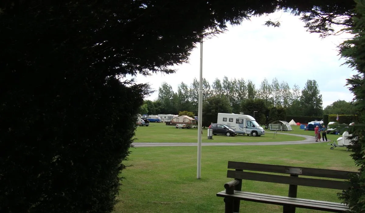 camping-and-caravanning-club-site-kessingland-lowestoft-hhzjt