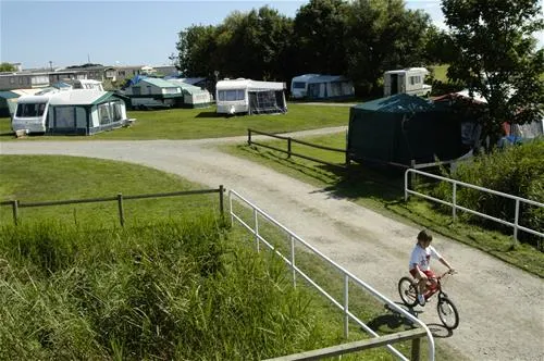camping-and-caravanning-club-site-kessingland-lowestoft-kijfh
