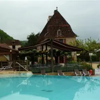 camping-caravaning-la-riviere-les-eyzies-de-tayac-9rjao